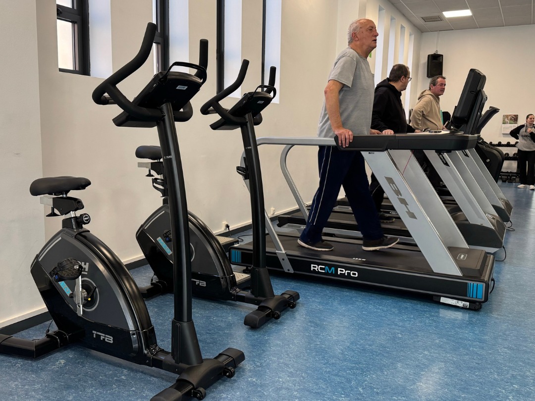 We had the honor of attending the inauguration of the new adapted physical activity room at the @zuzenak_vitoria sports club in Vitoria-Gasteiz.We have equipped the space with 31 adapted strength and cardio mac (2).jpg
